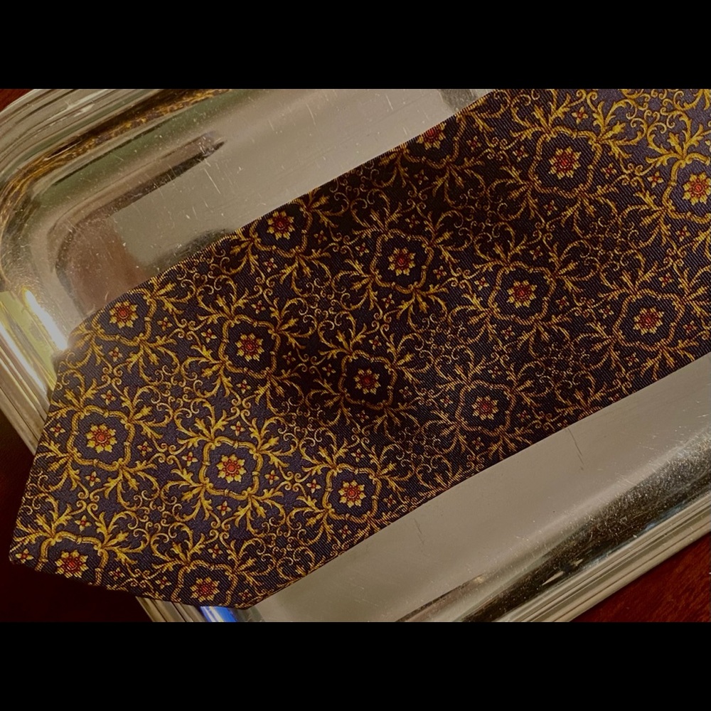 Gentleman’s Burberry Silk Tie